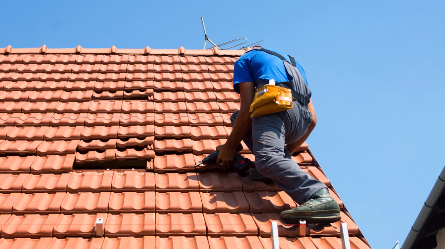roofer contractor during a tile roof installation tempe az